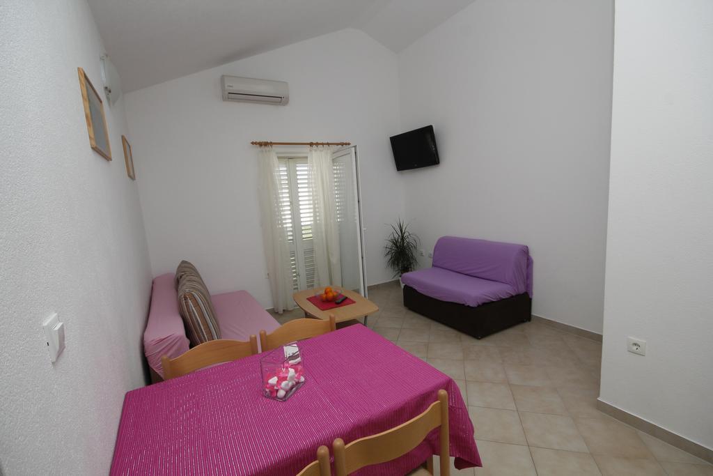 Apartments Adriatika Makarska Rum bild