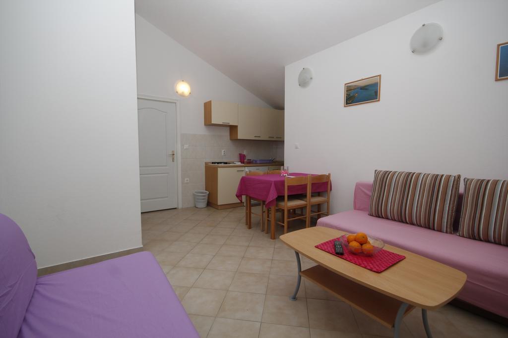 Apartments Adriatika Makarska Rum bild