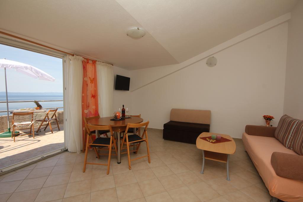 Apartments Adriatika Makarska Rum bild